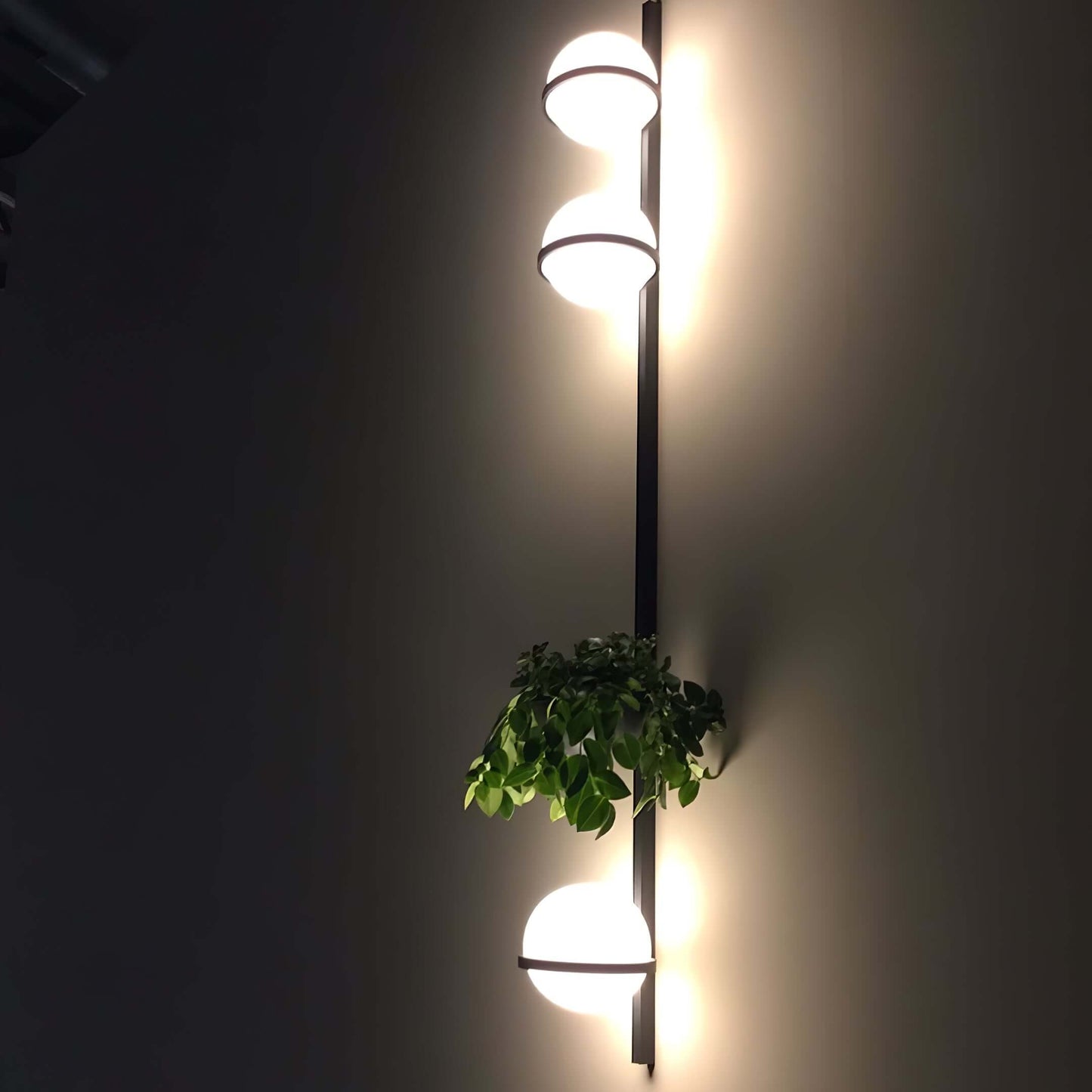 Applique Murale Extérieure Design Moderne - Éclairage LED Intégré