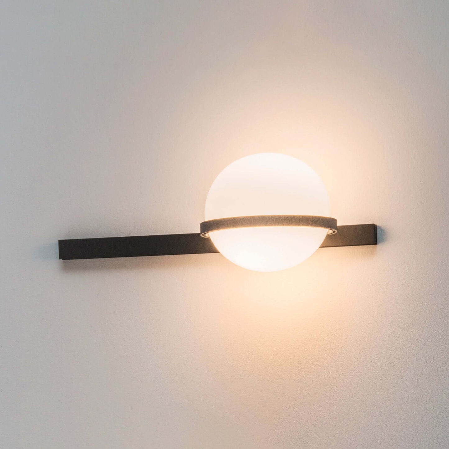 Applique Murale Extérieure Design Moderne - Éclairage LED Intégré