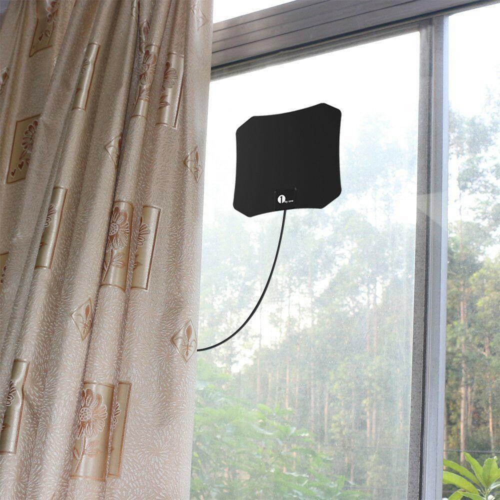 Antenne satellite intérieure HDTV compacte pour réception HD, design élégant, installation facile, clarté exceptionnelle.