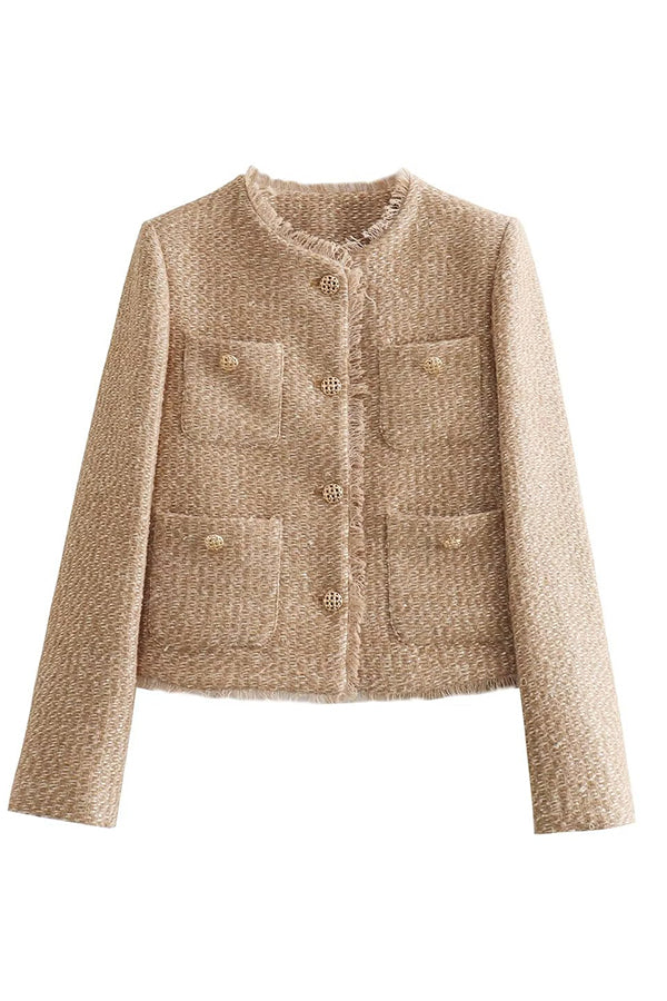 "Blazer beige pour femme, col rond et boutons subtils, idéale pour un style élégant et professionnel"