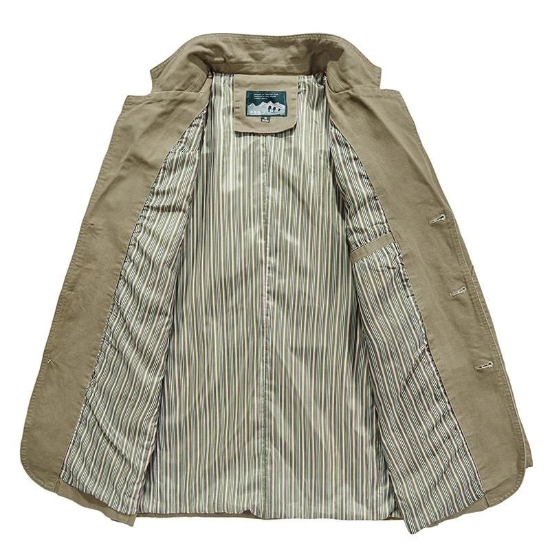 Blazer Clarence pour homme, léger et décontracté, coupe ajustée, tissu respirant, élégance moderne sur fond neutre.