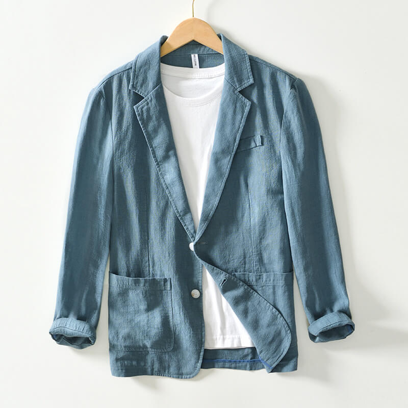 "Blazer en lin beige homme, élégant et léger, parfait pour un look raffiné et confortable lors d'occasions formelles."