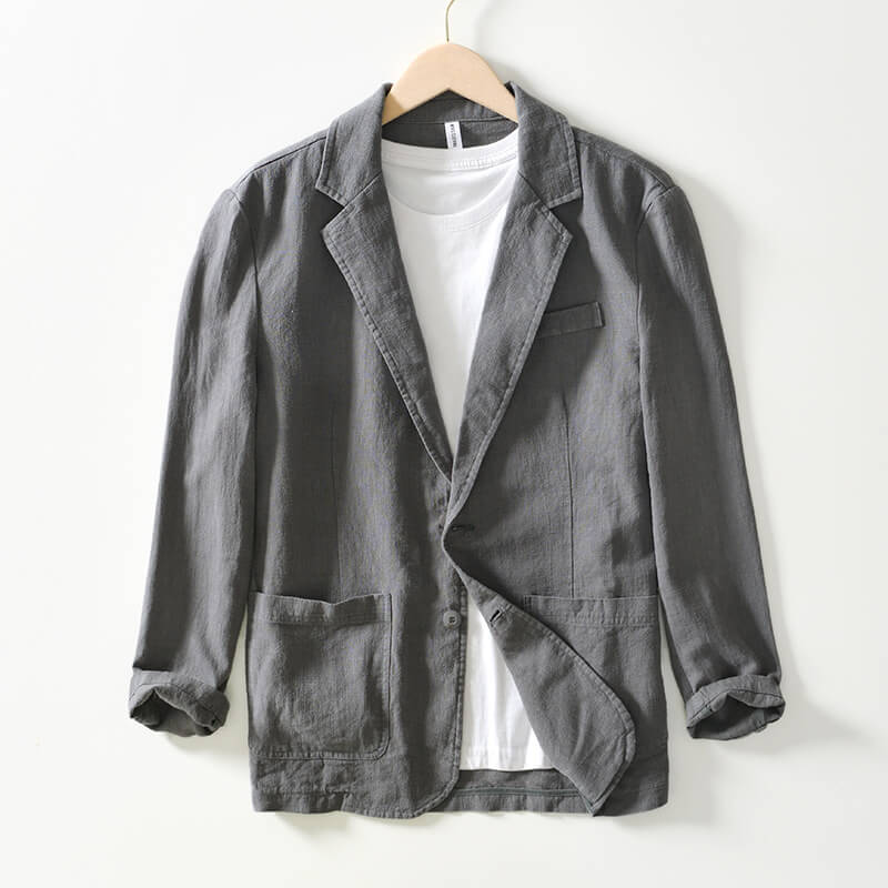 "Blazer en lin beige homme, élégant et léger, parfait pour un look raffiné et confortable lors d'occasions formelles."