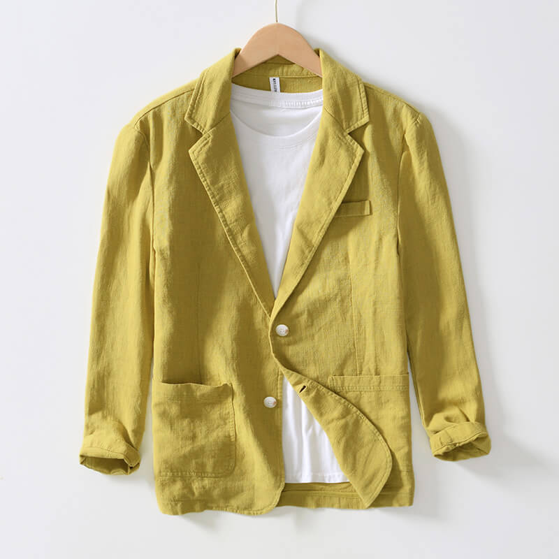 "Blazer en lin beige homme, élégant et léger, parfait pour un look raffiné et confortable lors d'occasions formelles."