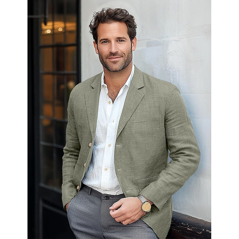 "Blazer homme chic en tissu bleu, coupe fluide, boutons noirs, pour une élégance professionnelle et décontractée."