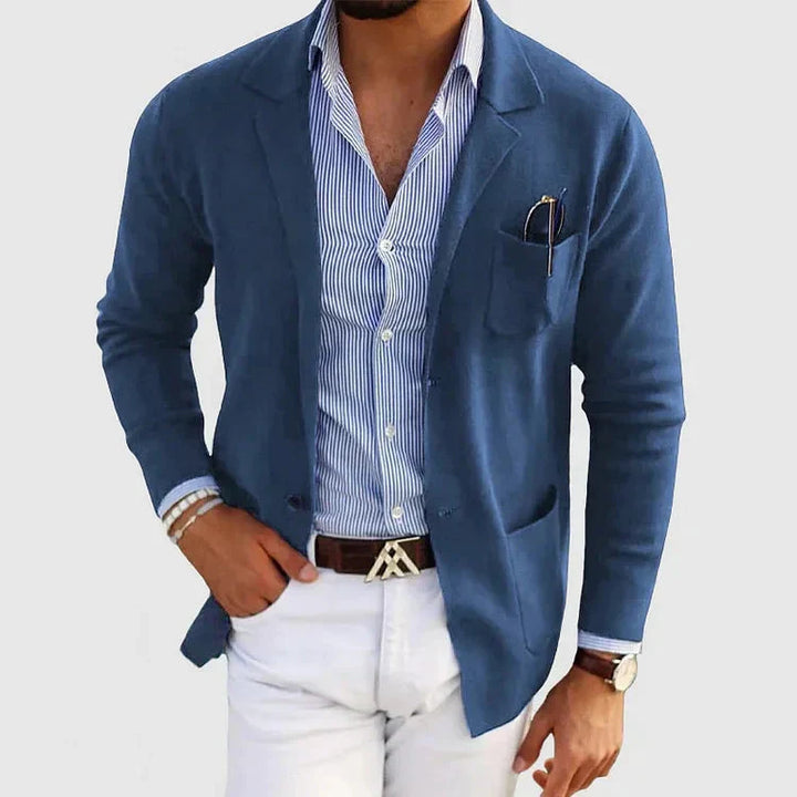 "Blazer homme décontracté avec col revers, poches bouton, style moderne, élégant et polyvalent pour toute occasion."