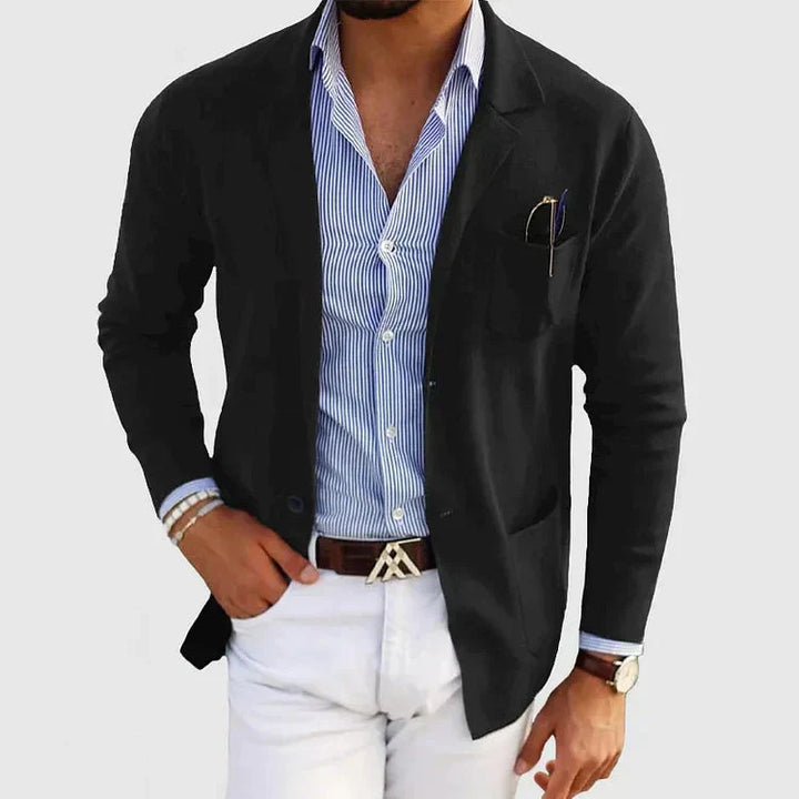 "Blazer homme décontracté avec col revers, poches bouton, style moderne, élégant et polyvalent pour toute occasion."