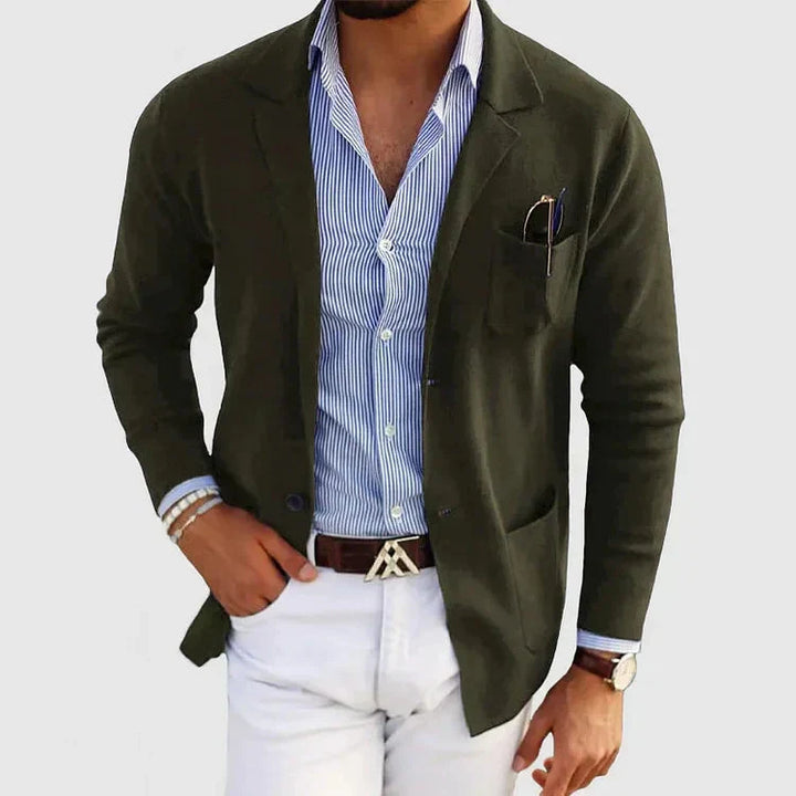 "Blazer homme décontracté avec col revers, poches bouton, style moderne, élégant et polyvalent pour toute occasion."
