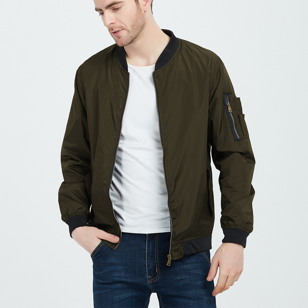 "Blouson bomber homme vert élégant et moderne"