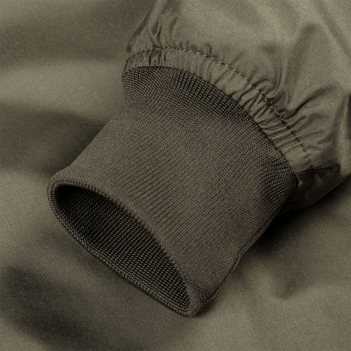 "Blouson bomber homme vert élégant et moderne"