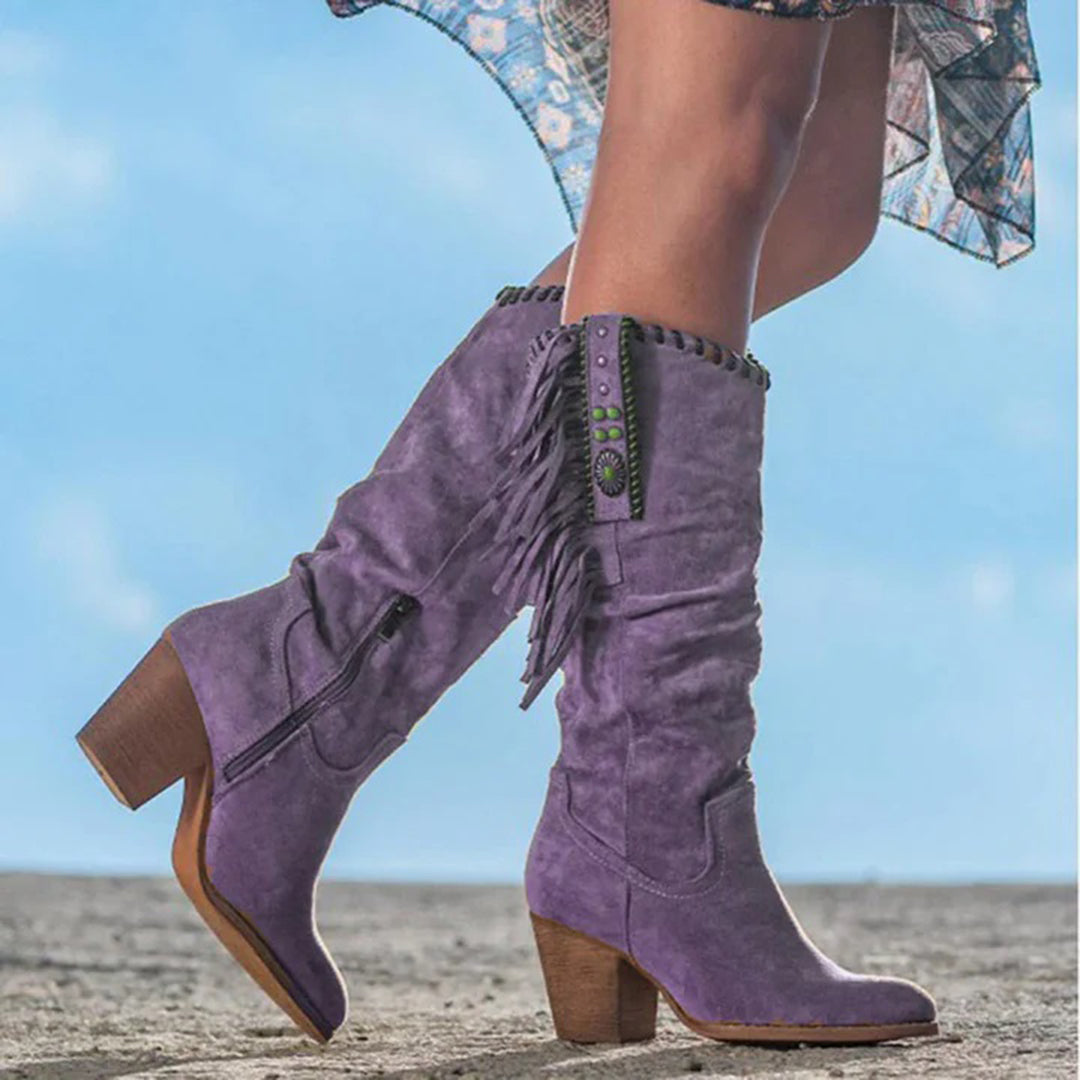 "Bottes western Delilah marron pour femmes, montantes au genou, talon bloc, style élégance décontractée."