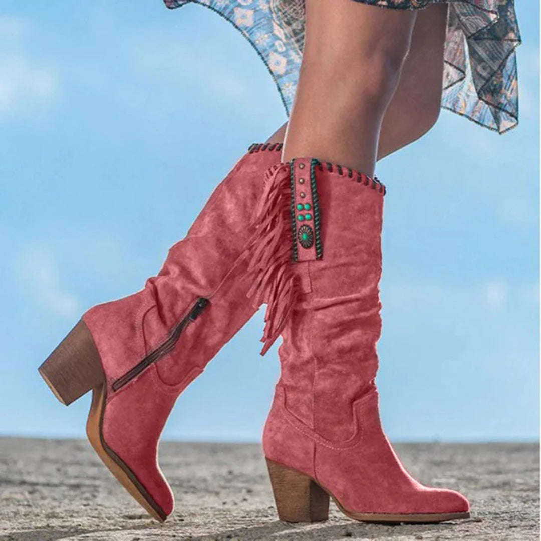 "Bottes western Delilah marron pour femmes, montantes au genou, talon bloc, style élégance décontractée."