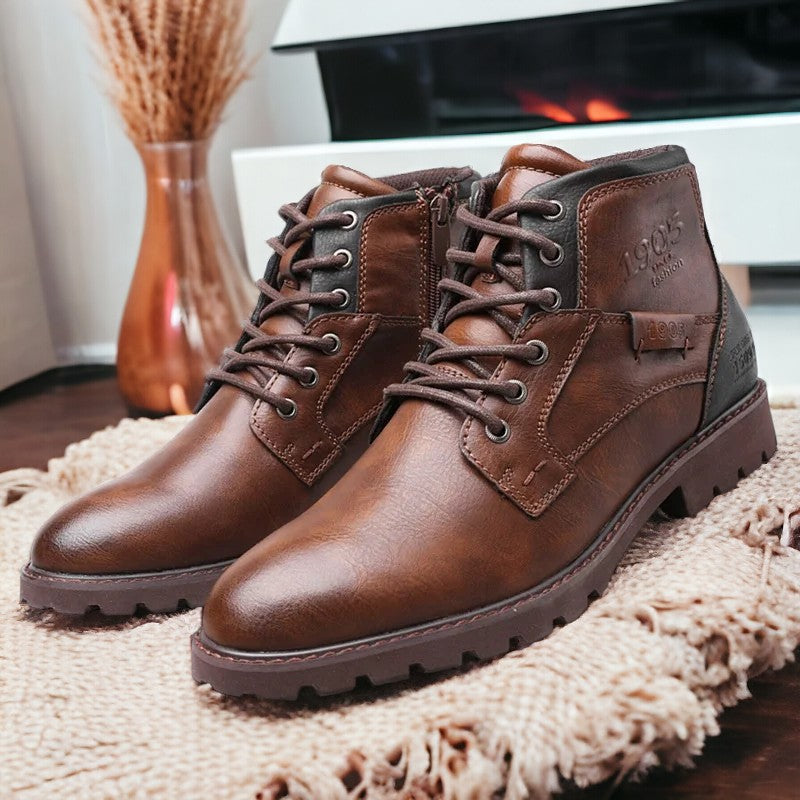 "Bottines en cuir marron haut de gamme, élégantes et confortables, parfaites pour toutes les occasions et tenues."