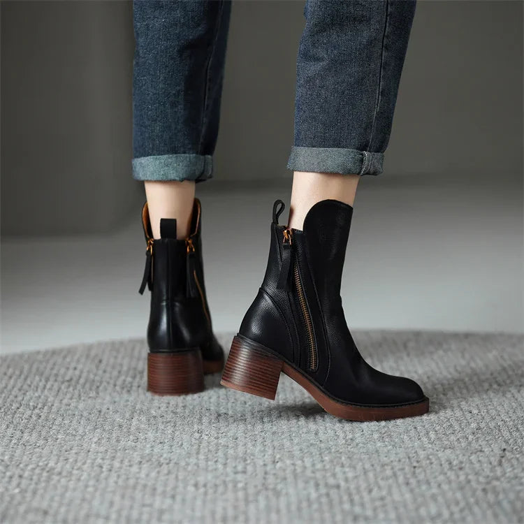 Bottines en cuir premium pour femme, élégantes et confortables, idéales pour un style moderne et durable.