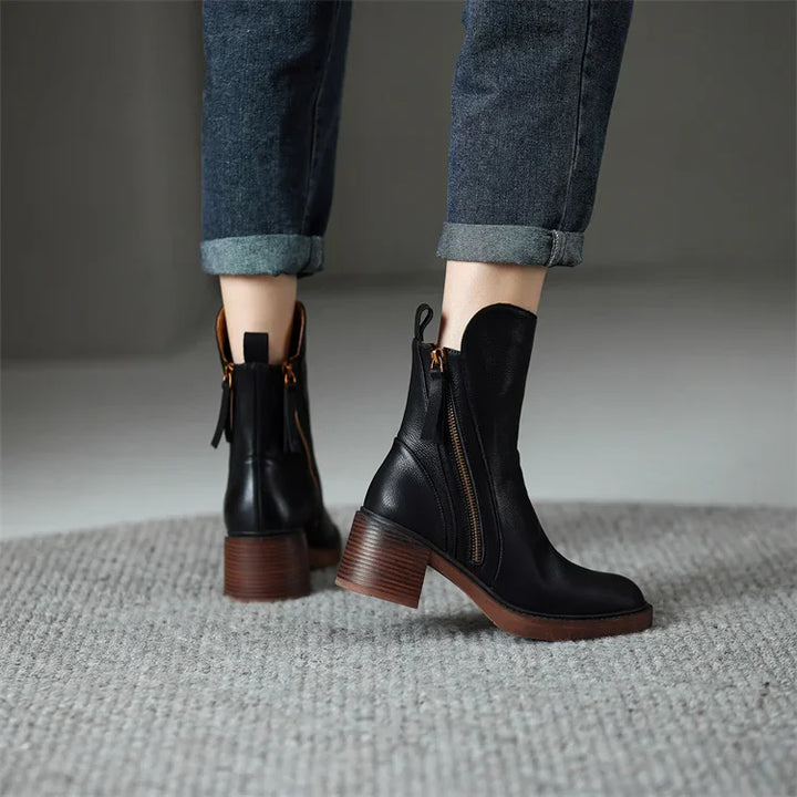 Bottines en cuir premium pour femme, élégantes et confortables, idéales pour un style moderne et durable.