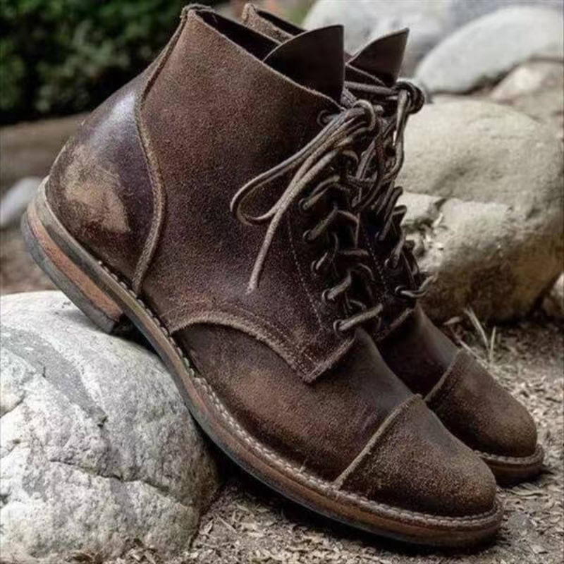 "Bottines homme élégantes, classiques, marron en cuir, polyvalentes et confortables pour un style intemporel et raffiné"