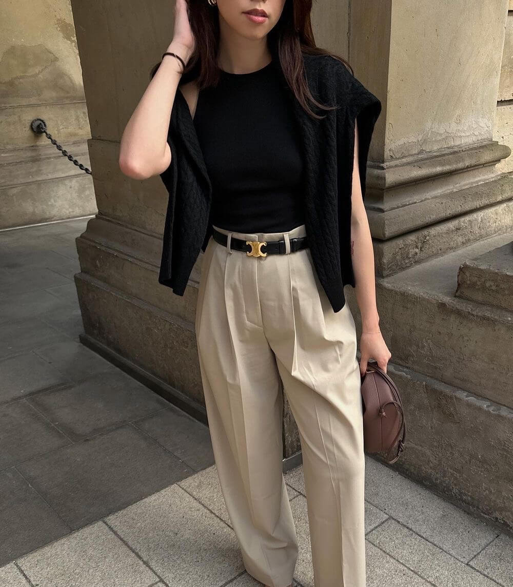 "Ceinture en cuir pour femmes avec élégante boucle dorée, accessoire chic et polyvalent pour sublimer votre style."