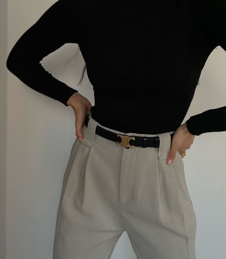 "Ceinture en cuir pour femmes avec élégante boucle dorée, accessoire chic et polyvalent pour sublimer votre style."