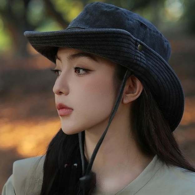 Chapeau anti-UV réglable pour femme, couleur kaki, léger, bord large, protection solaire optimale pour aventures en plein air