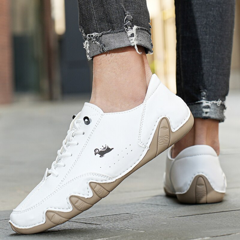 "Chaussures barefoot en cuir unisexe, marron, avec semelle flexible et antidérapante pour confort et mouvement naturel"