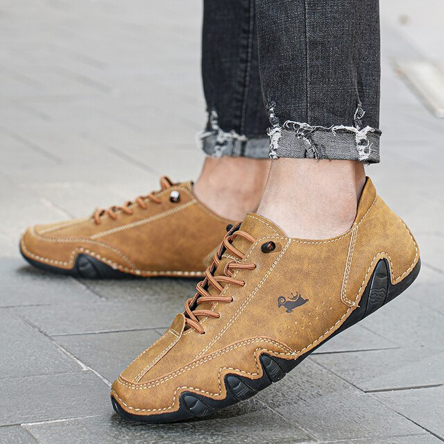 "Chaussures barefoot en cuir unisexe, marron, avec semelle flexible et antidérapante pour confort et mouvement naturel"