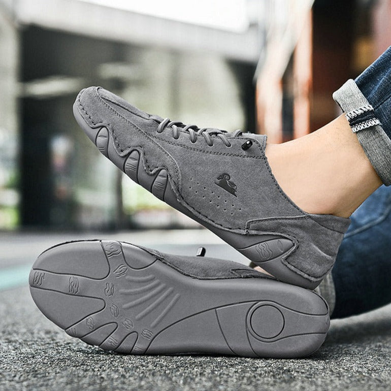 "Chaussures barefoot en cuir unisexe, marron, avec semelle flexible et antidérapante pour confort et mouvement naturel"