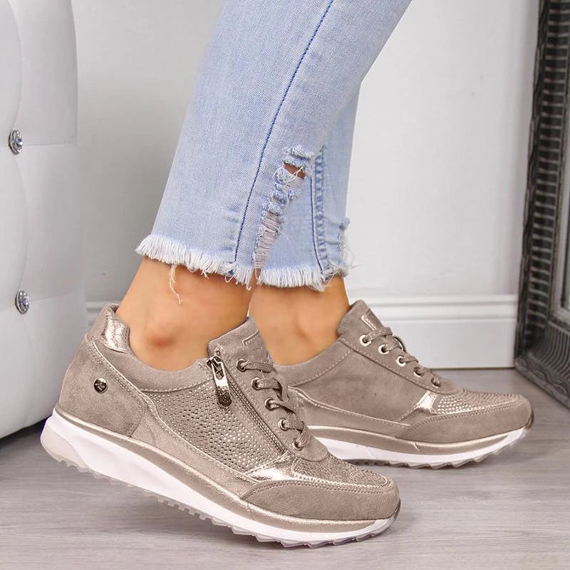 Chaussures orthopédiques femmes, style décontracté chic, confort avancé, couleur neutre, design élégant, pointure variable.