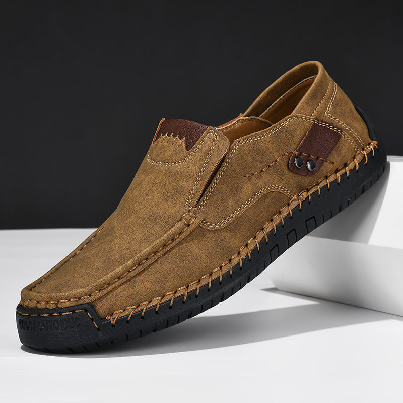 "Chaussures orthopédiques hommes confortables et faciles à enfiler, élégantes et pratiques pour un usage quotidien."
