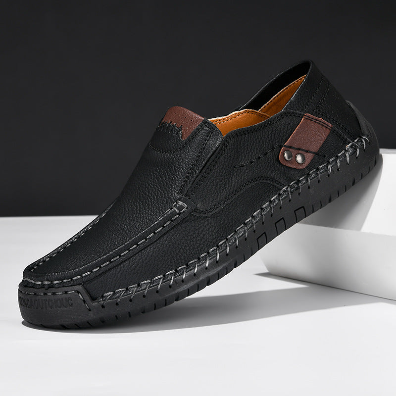 "Chaussures orthopédiques hommes confortables et faciles à enfiler, élégantes et pratiques pour un usage quotidien."
