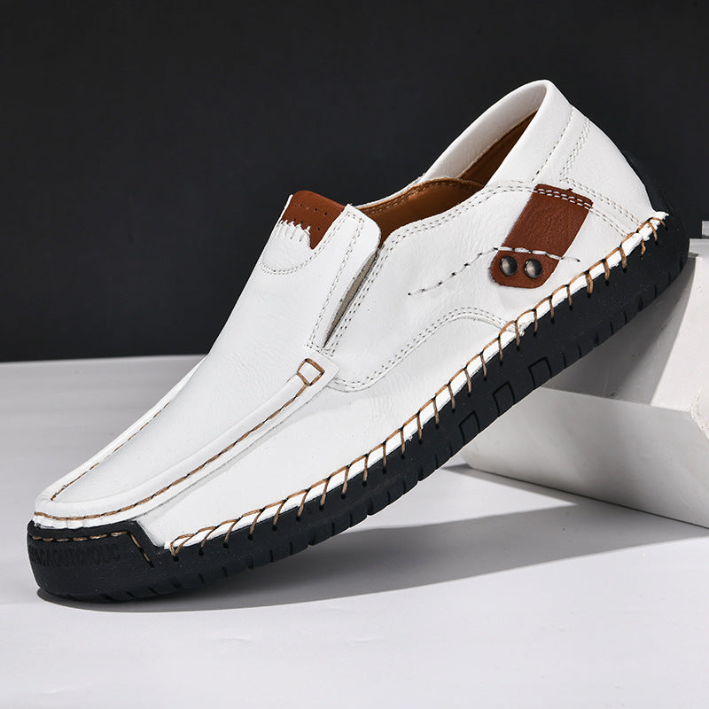 "Chaussures orthopédiques hommes confortables et faciles à enfiler, élégantes et pratiques pour un usage quotidien."