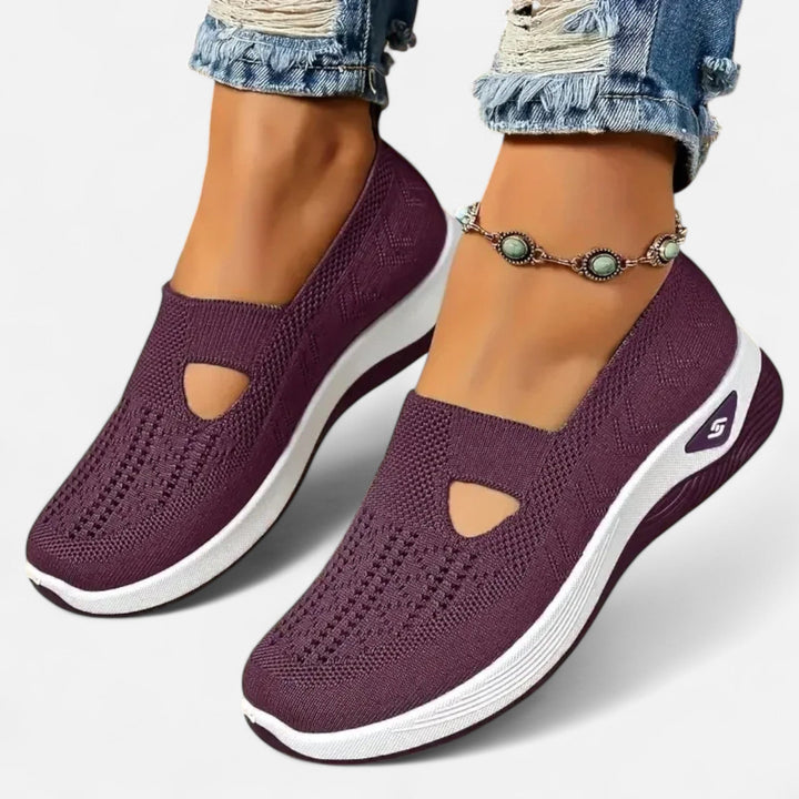 "Chaussures orthopédiques légères femmes, design moderne sans lacets, confort et soutien ergonomique."