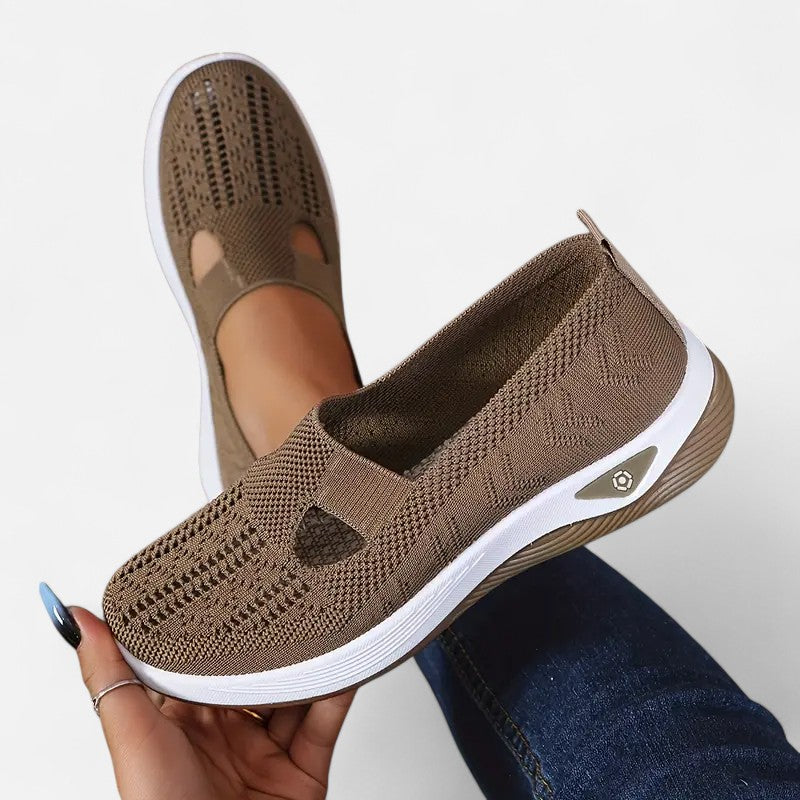 "Chaussures orthopédiques légères femmes, design moderne sans lacets, confort et soutien ergonomique."