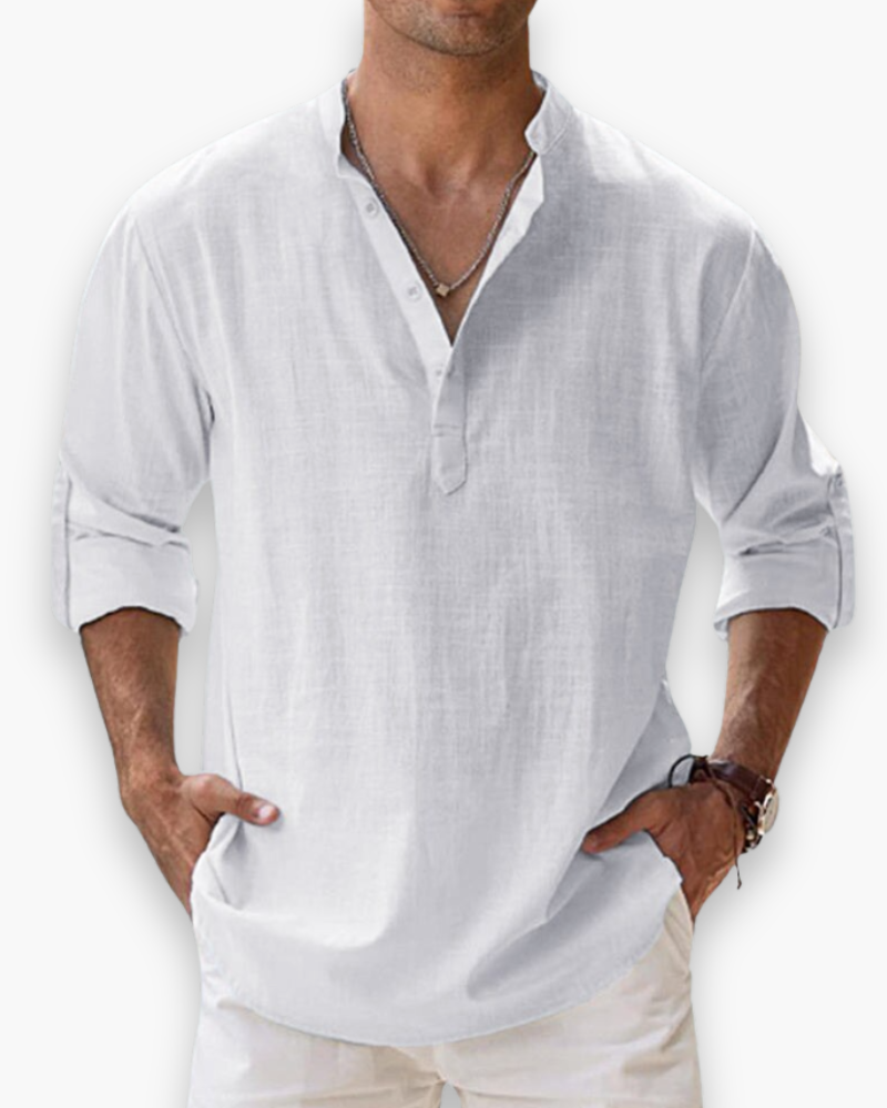 "Chemise décontractée homme, légère, respirante, en tissu ample, teinte bleue, parfait pour l'été et le confort quotidien."