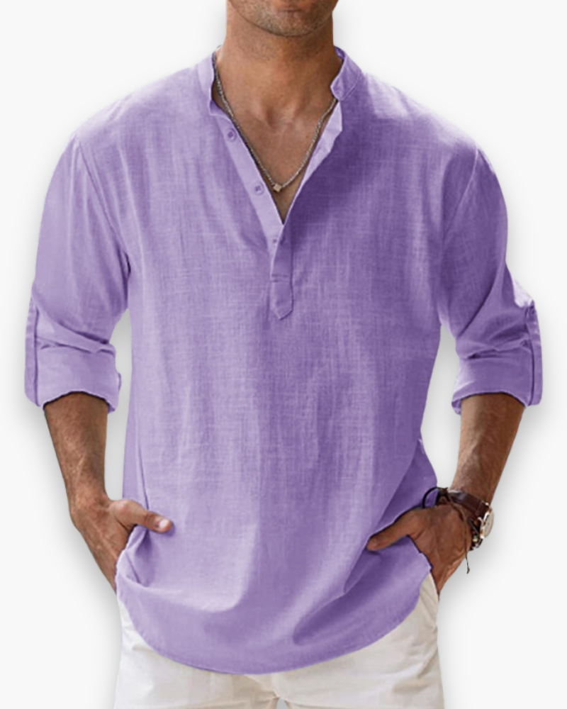 "Chemise décontractée homme, légère, respirante, en tissu ample, teinte bleue, parfait pour l'été et le confort quotidien."