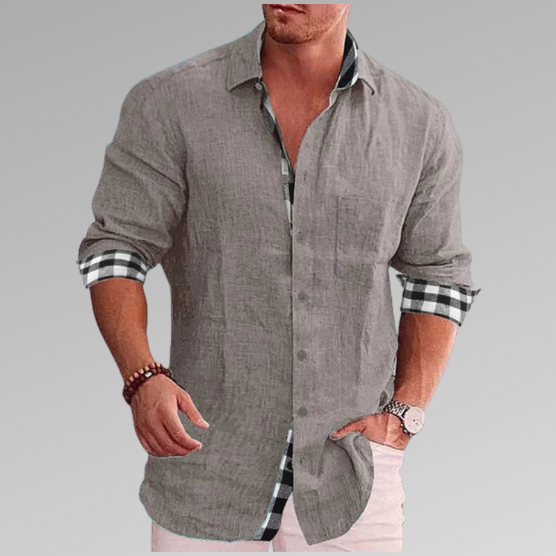 "Chemise en lin bleu clair pour homme, col et manchettes à carreaux, élégante et confortable pour l'été"