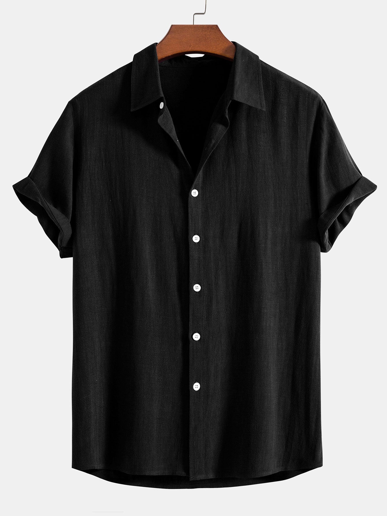 "Chemise en lin pour homme, légère et élégante, idéale pour l'été, en tissu respirant et coupe décontractée."