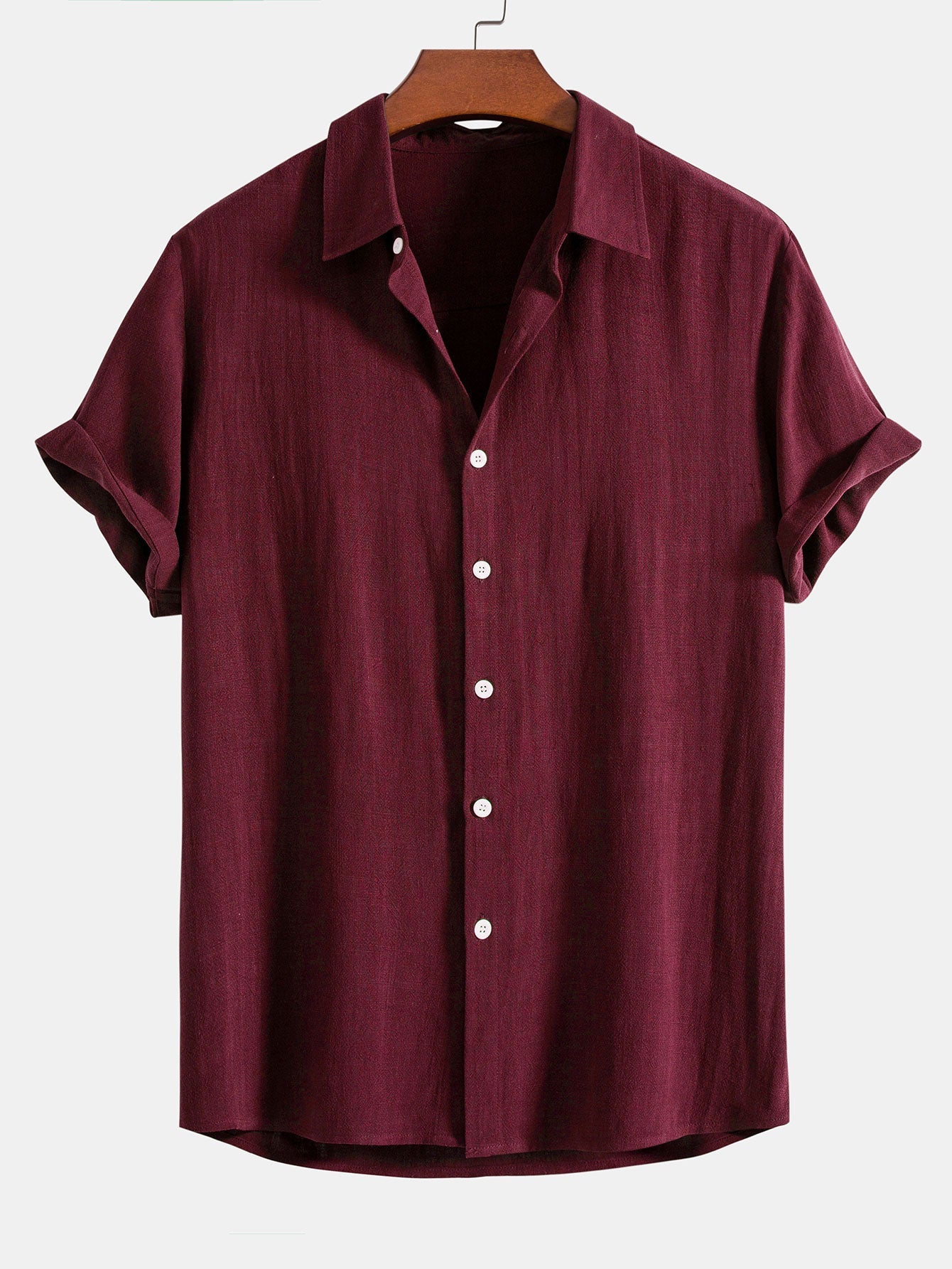 "Chemise en lin pour homme, légère et élégante, idéale pour l'été, en tissu respirant et coupe décontractée."