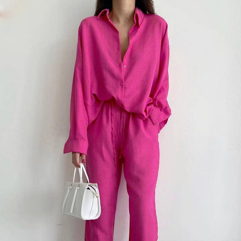 Ensemble lin femme avec chemisier chic et pantalon large, beige et orange, élégant et confortable pour toutes occasions.