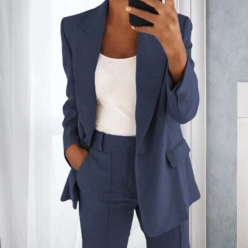 "Ensemble moderne femmes, style élégant pour soirées, coupe raffinée, tissus premium, allure sophistiquée, événement chic."