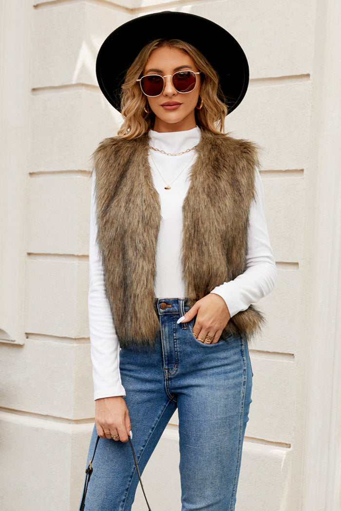 "Gilet d'hiver pour femme marron, élégant et confortable, coupe moderne, idéal pour l'hiver et styles variés."