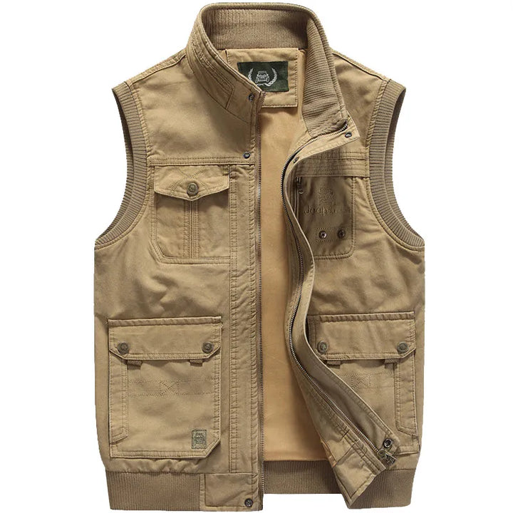 "Gilet multi-poches vintage homme, style rétro, sans manches, poches spacieuses, élégant et fonctionnel, couleur classique."