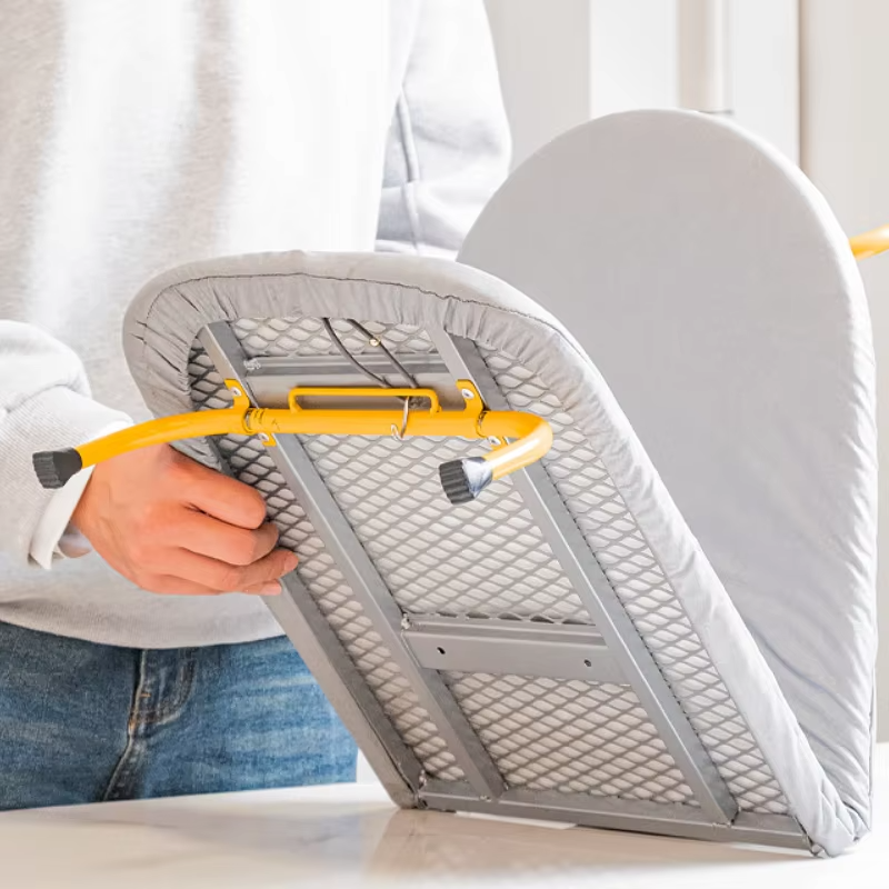Table à Repasser Pliable - Gain de Place Compacte et Pratique