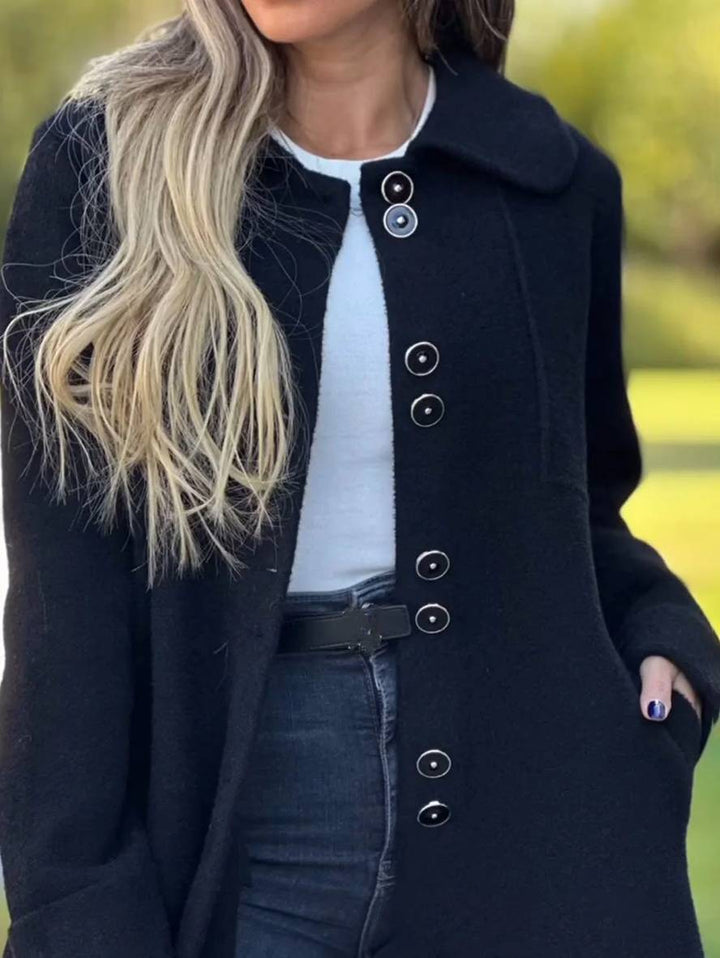 "Manteau d'hiver femme élégant Louise, col classique, boutons raffinés, chaud, idéal pour l'hiver, style intemporel"