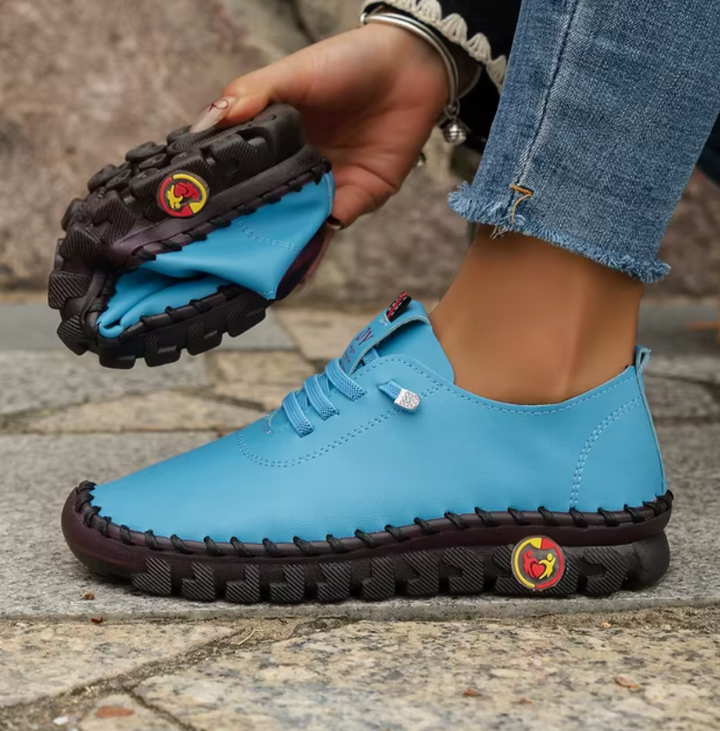 Mocassins orthopédiques pour hommes, cuir marron, semelle antidérapante, style moderne, confort plantaires optimal.