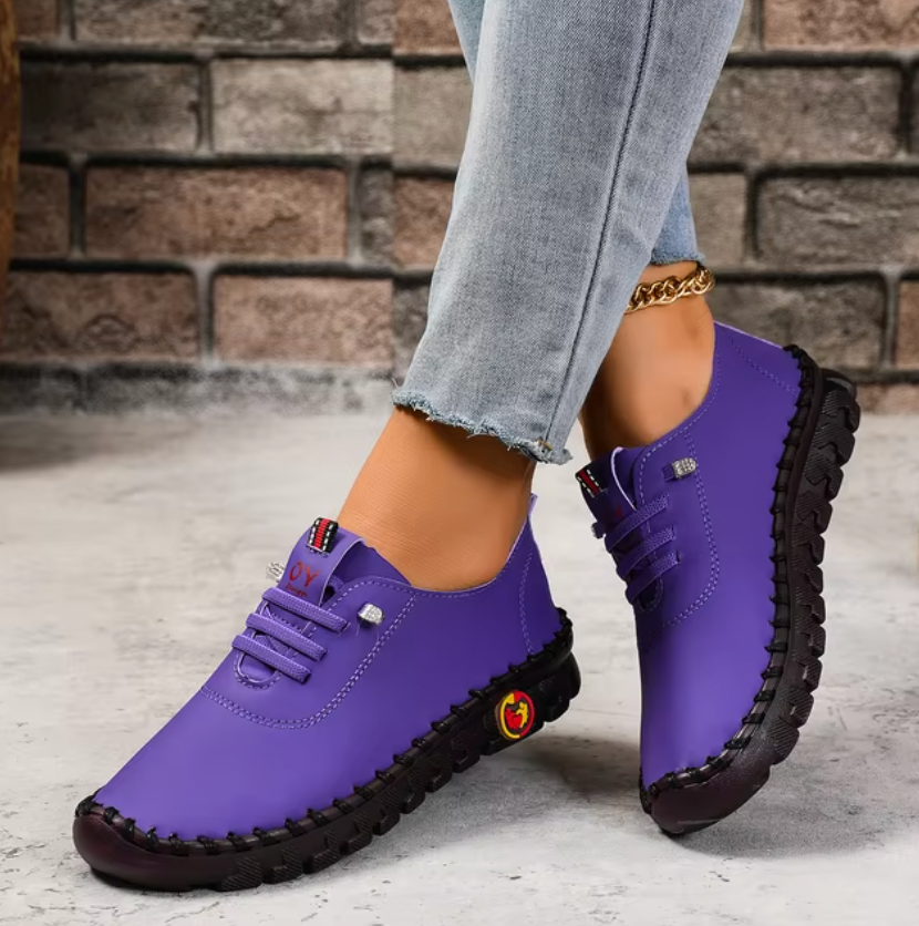 Mocassins orthopédiques pour hommes, cuir marron, semelle antidérapante, style moderne, confort plantaires optimal.