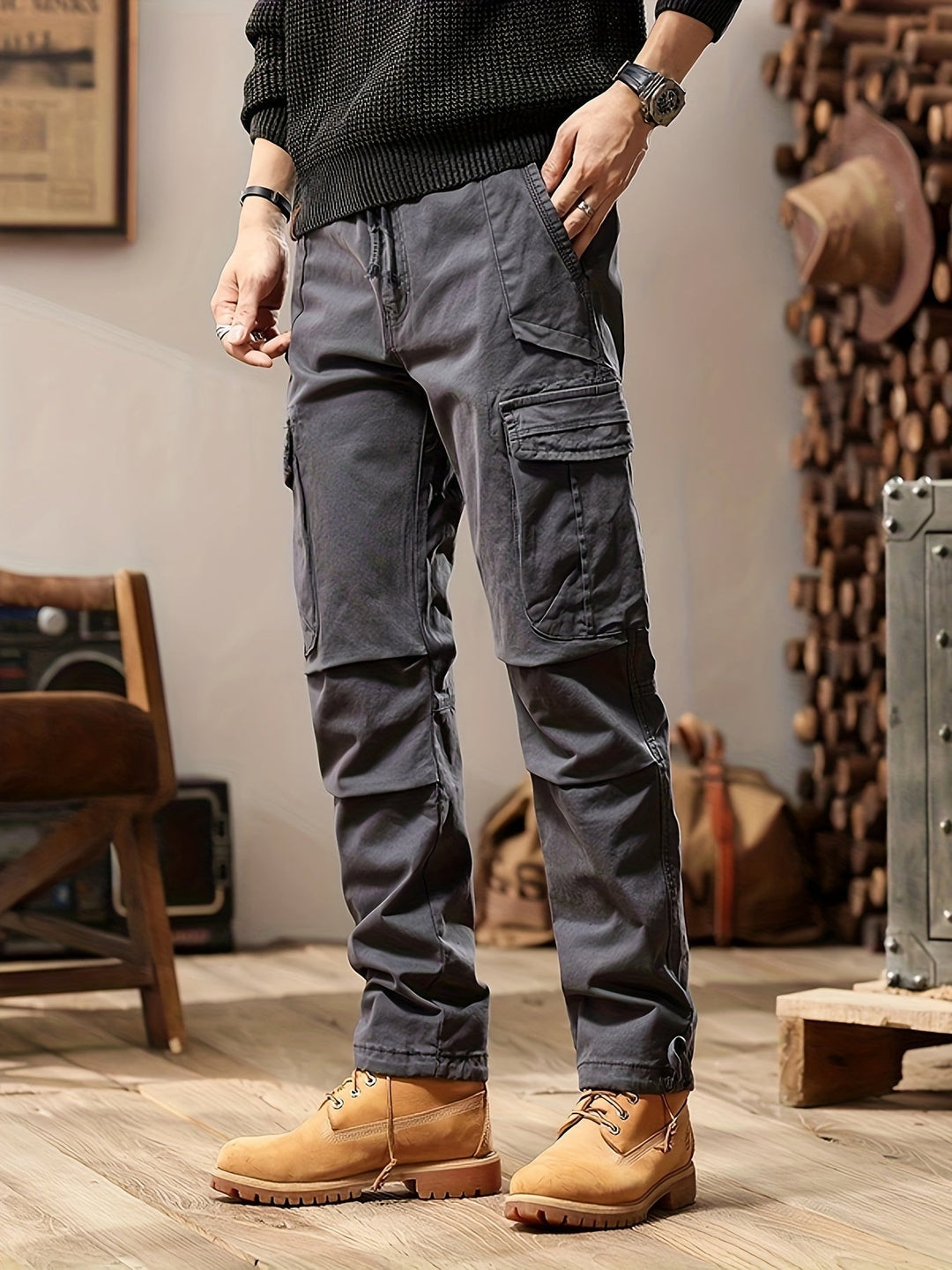 "Pantalon cargo homme ajusté, anthracite foncé, multiples poches, style moderne et polyvalent, confort et praticité."