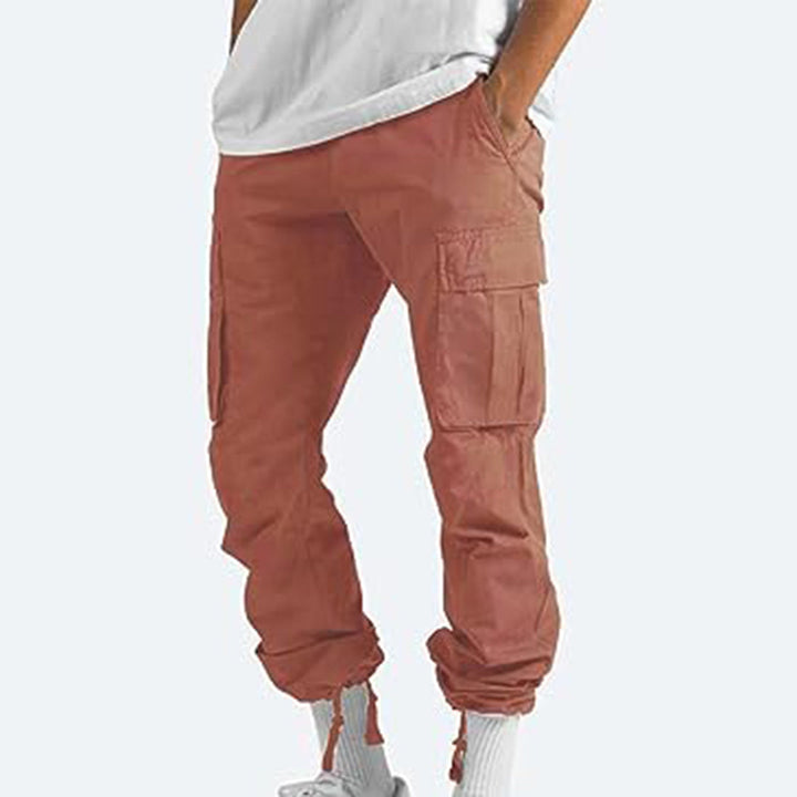 "Pantalon cargo homme chic, couleur variable, coupe moderne, poches multiples pour style et confort optimal."