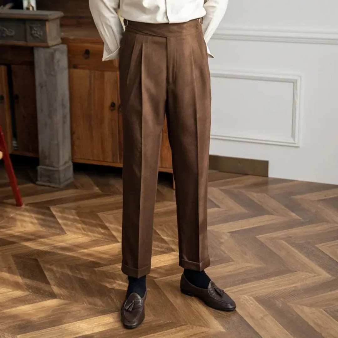 "Pantalon homme Yohan, coupe droite élégante, tissu respirant, détails soignés, style classique et confort pour toutes occasi