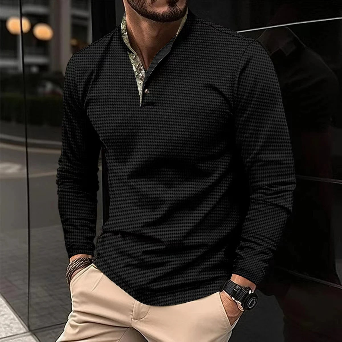 "Polo homme manches longues vert armée, élégant et confortable avec col coloré, idéal pour toutes occasions."