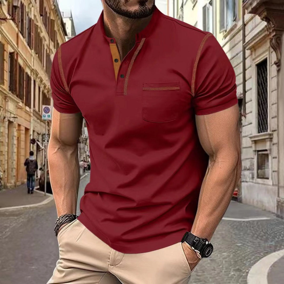 "Polo homme moderne bleu, design intemporel avec boutons, tissu confortable, parfait pour élégance décontractée au quotidien.